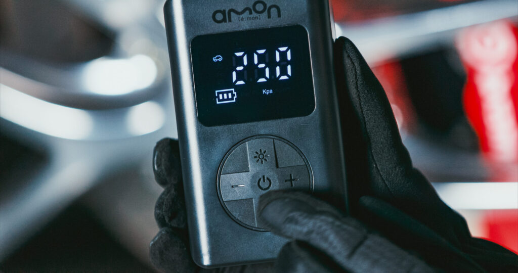 切り替えボタンを長押しして表示単位を選択します。