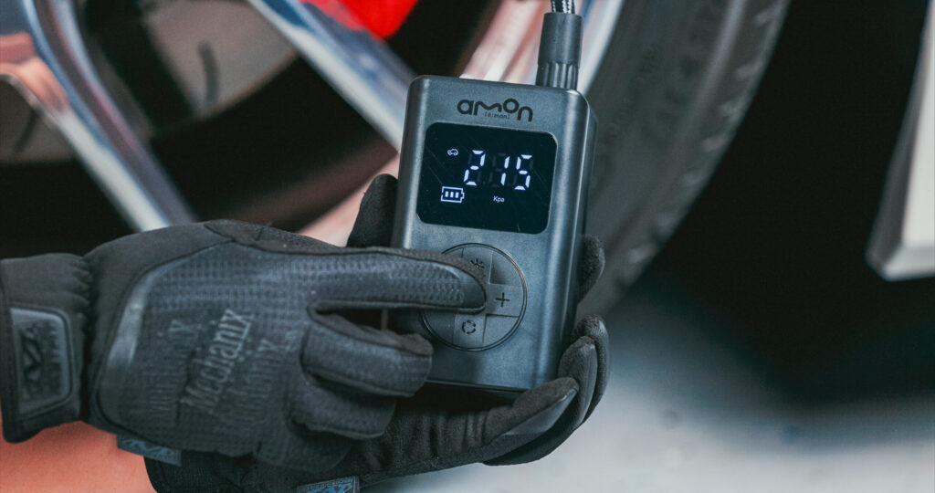 電源ボタンを1回押して充填を開始します。 ※設定空気圧に到達すると自動的にストップします。