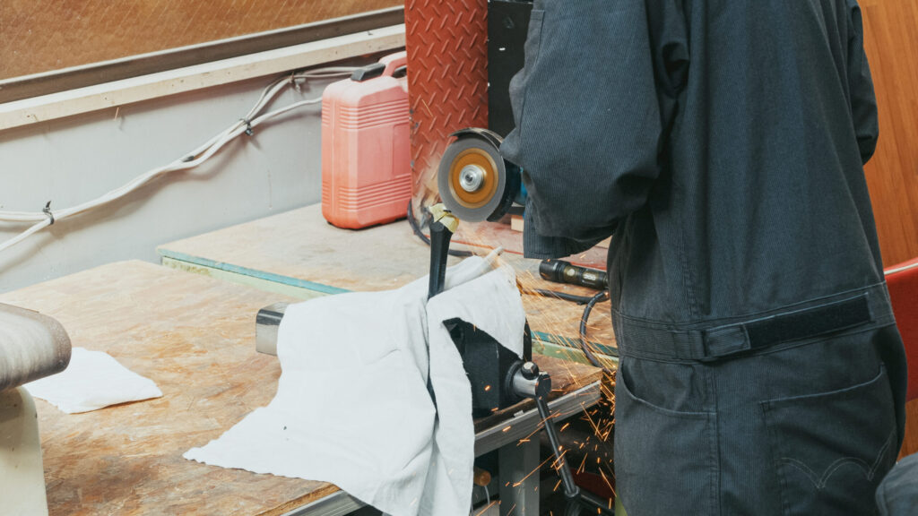 このゼファー750RS、じつは逆輸入車。 スタンド形状が国内仕様と微妙に違っていたのだ。