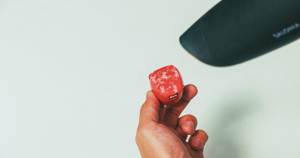 貼り付け箇所に貼る前の下準備をします。