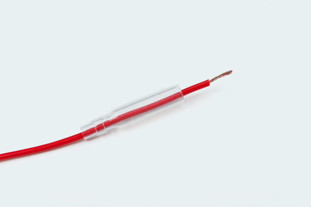  絶縁用メス側スリーブ