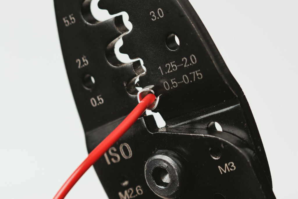 芯線部に本かしめ