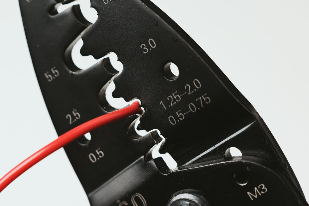 被覆部本かしめ