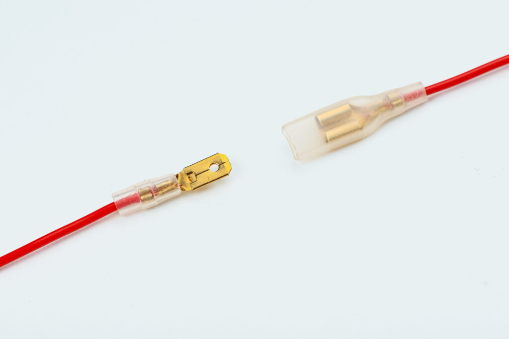 平型端子のかしめ方